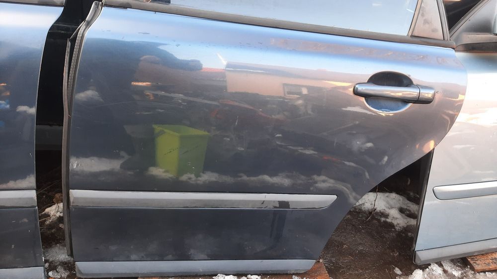 Lak. 466-46 drzwi lewe kompletne Volvo V50