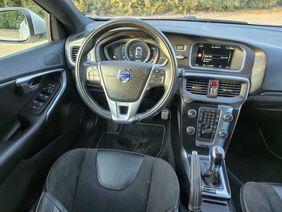 Volvo V40 D3 2.0D 150KM / R-Design / 2016 / Virtual / NAVI / PDC / LED