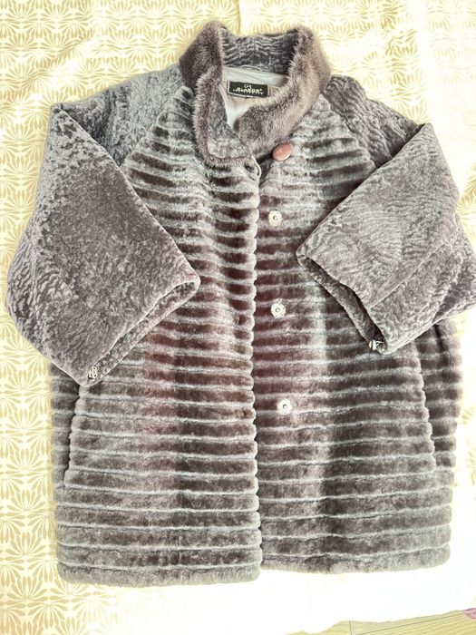 Шуба мутон сіро попелястого кольору