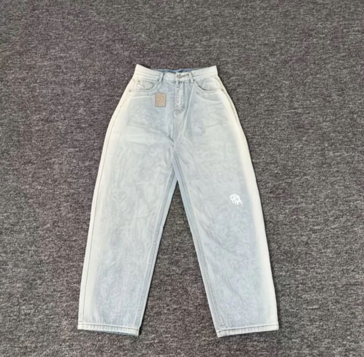 Джинси Mertra в світлому та чорному кольорах