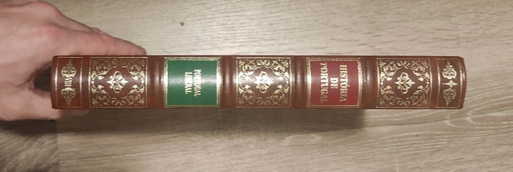 Obra completa História de Portugal dirigida por João Medina