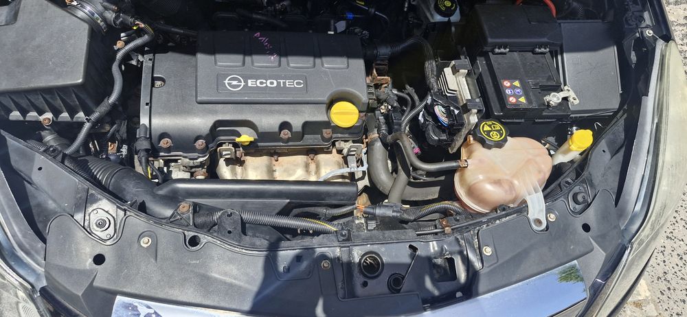 Opel corsa d 1.4 2010 Gasoline