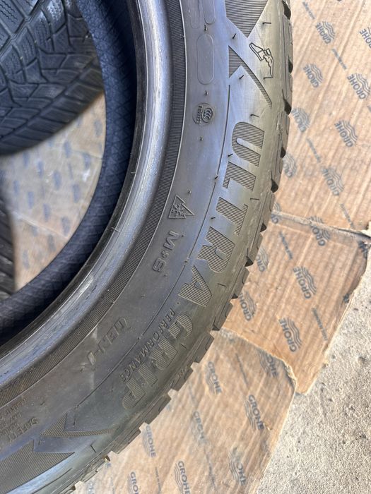 Резина зимная.   Goodyear    205.55.16.   Germany