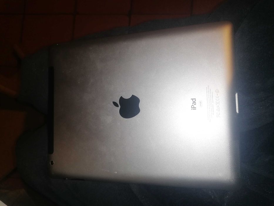 IPad 64gb com Carregador