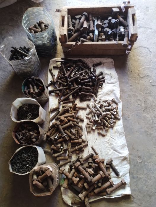 Продам Болти, гайки, гровера