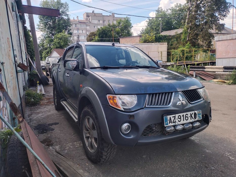 Mitsubishi l 200 4*4