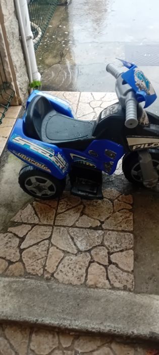 Moto a bateria de criança