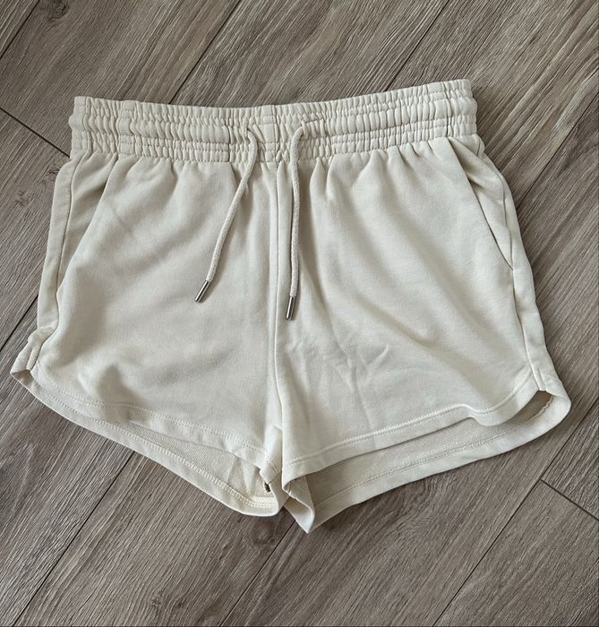 Kremowe szorty H&M