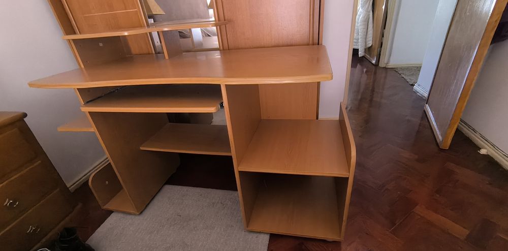 Secretária / mesa computador