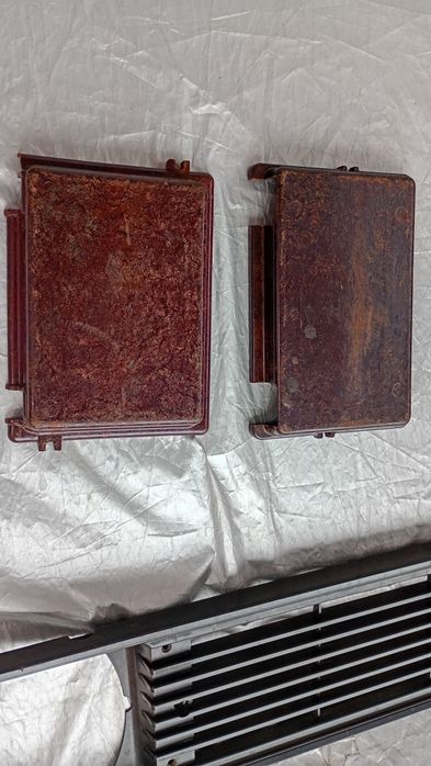 Кришка аккумулятора Газ и ЗАЗ