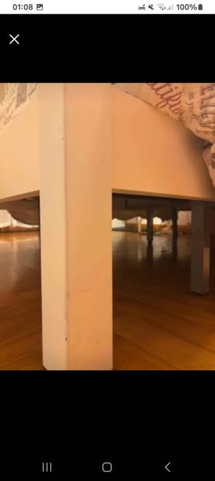 Cama de menina usada.