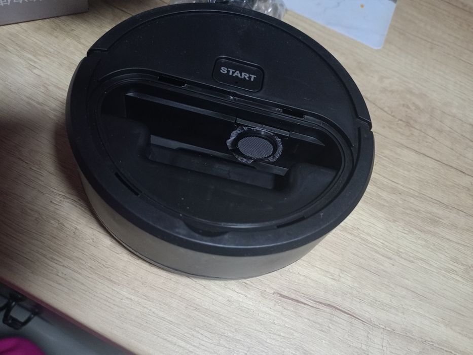 Mini robot sprzatajacy mopujacy