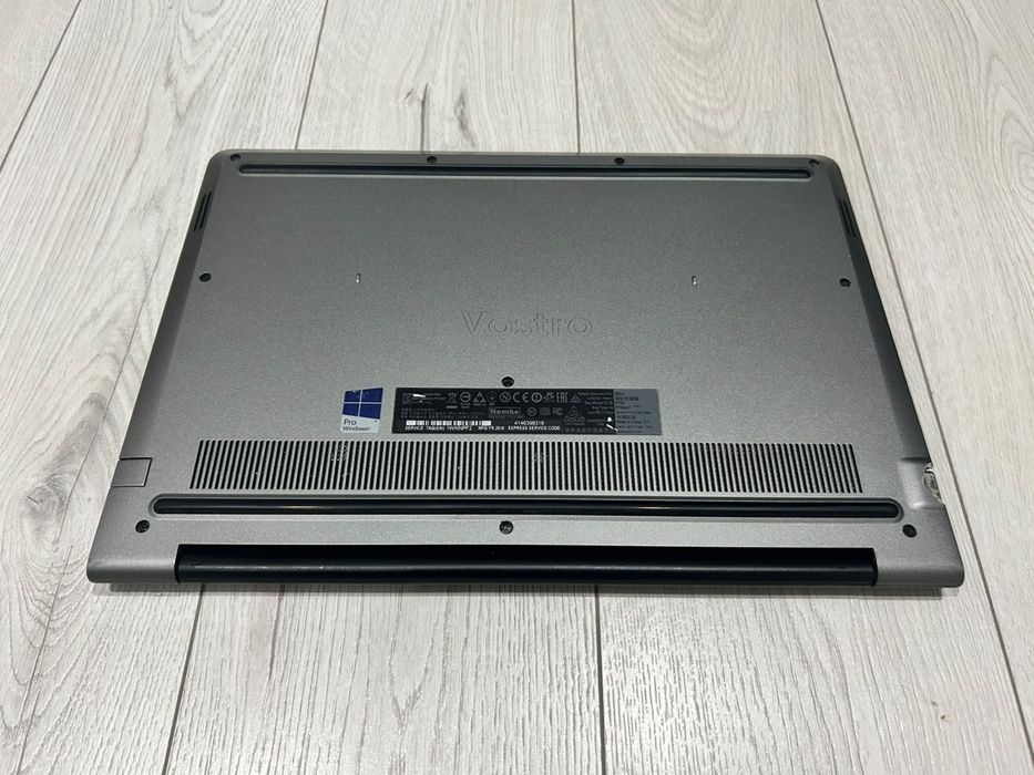 Laptop dell Vostro 14 5468 i5 7gen 8gb/256gb M.2 sata
