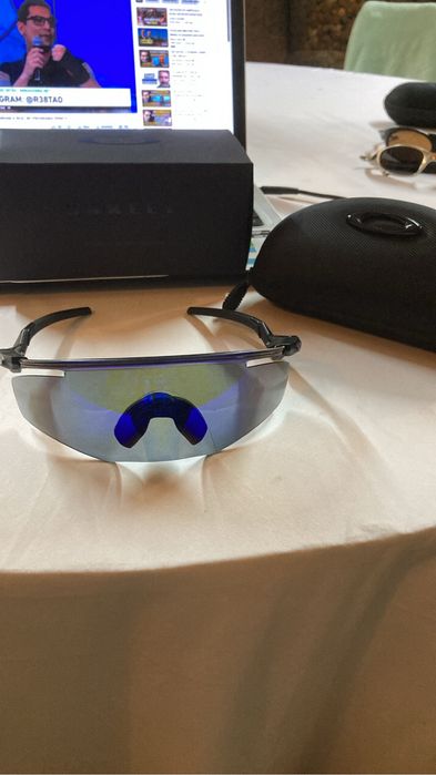 Oculos oakley plataris