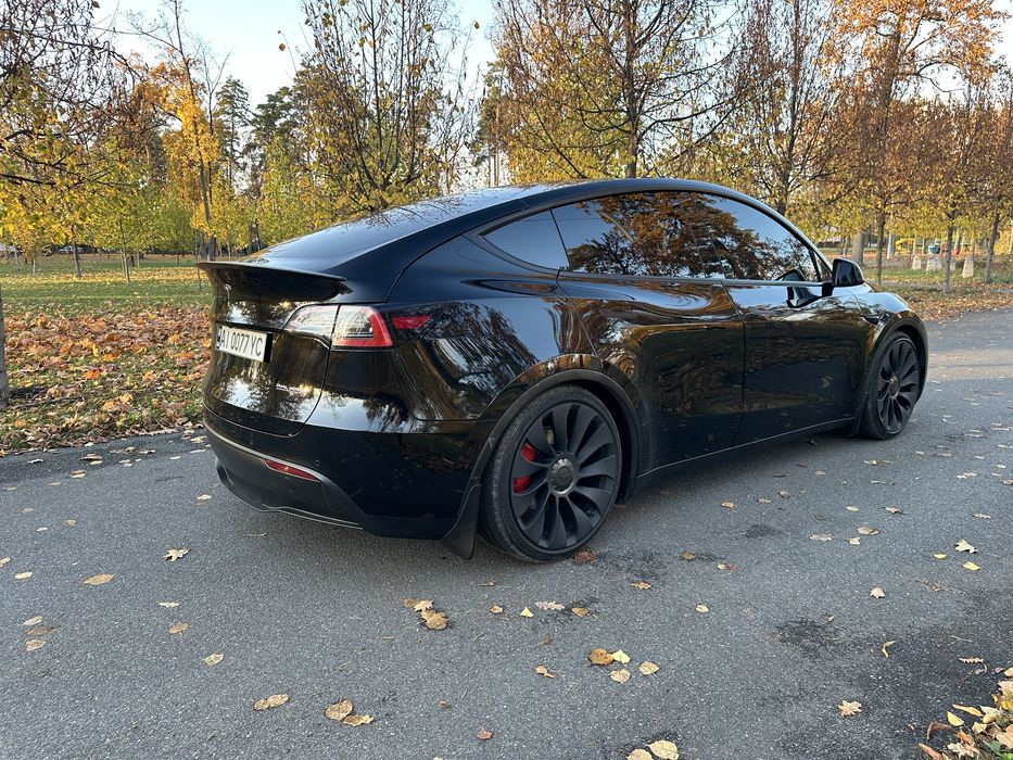 Продам tesla y performance