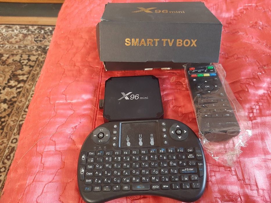Продам Smart TV приставка