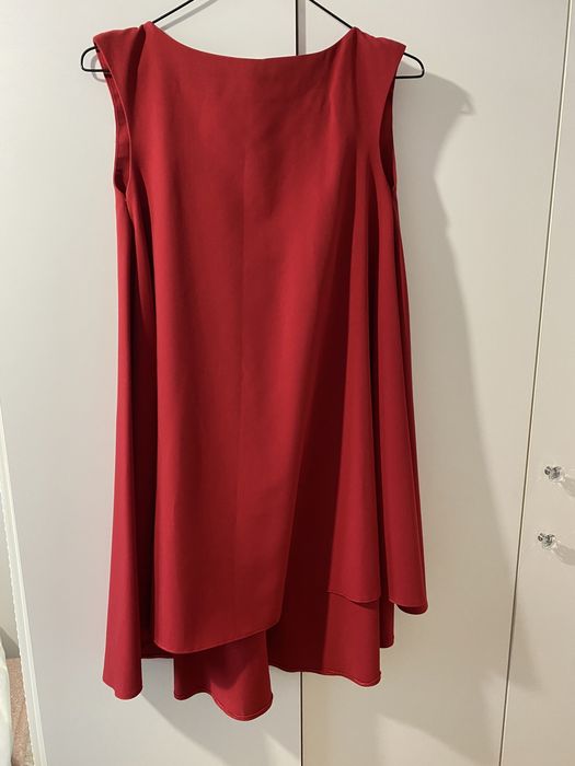sukienka na wesele czerwona asos rozkloszowana oversize tweedowa