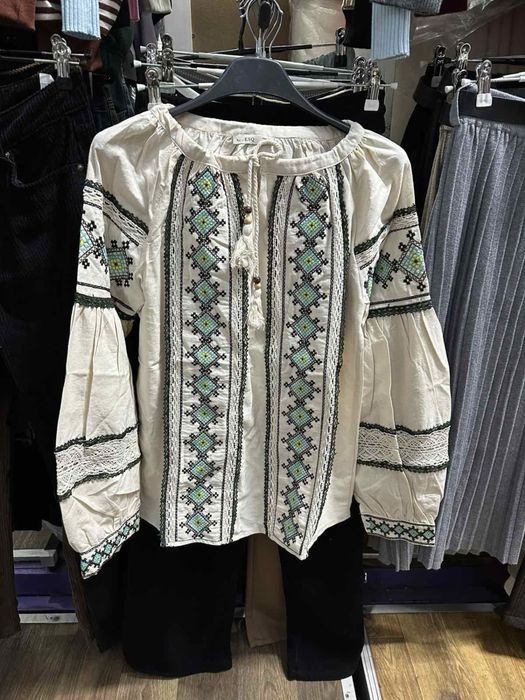 Жіночі вишиті сорочки Вишиванки вишиванка блузка