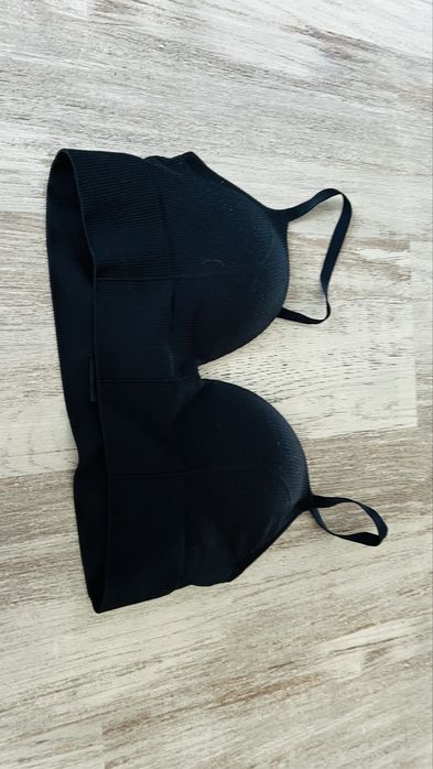 Biustonosz sportowy 85B h&m 2 sztukio