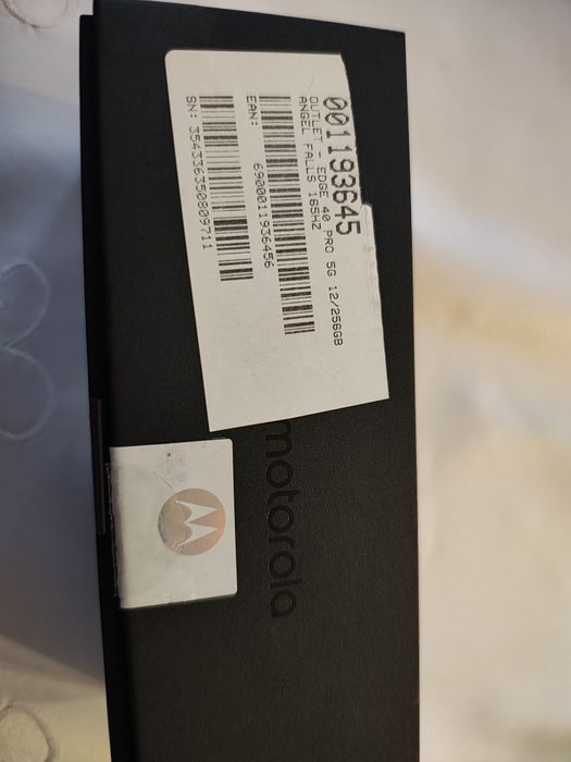 Motorola edge 40 pro w stanie idealnym.
