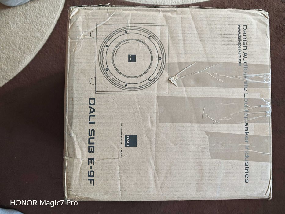 DALI SUB E-9 F – Kompaktowy subwoofer  Biały/Nowy