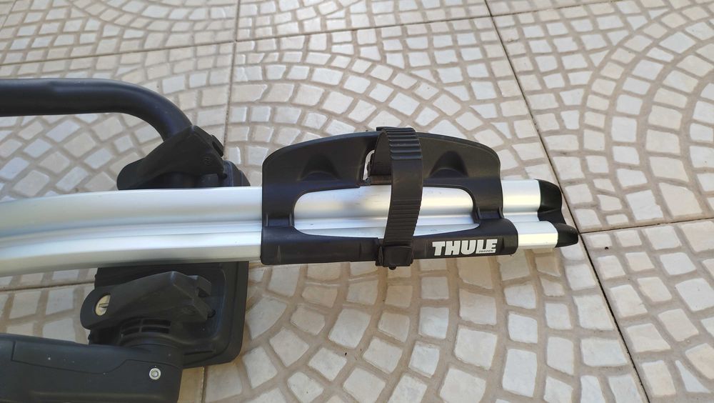 Suporte de bicicleta Thule 591 e barras transversais