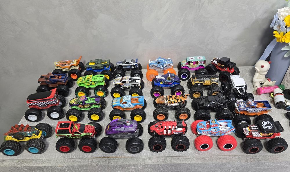 Хот Вiлс Монст Тракс