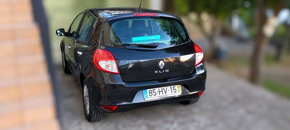 Vendo Renault Modelo Clio III Fase Phase II / facelift  Navegação Integrada / Versão com GPS.