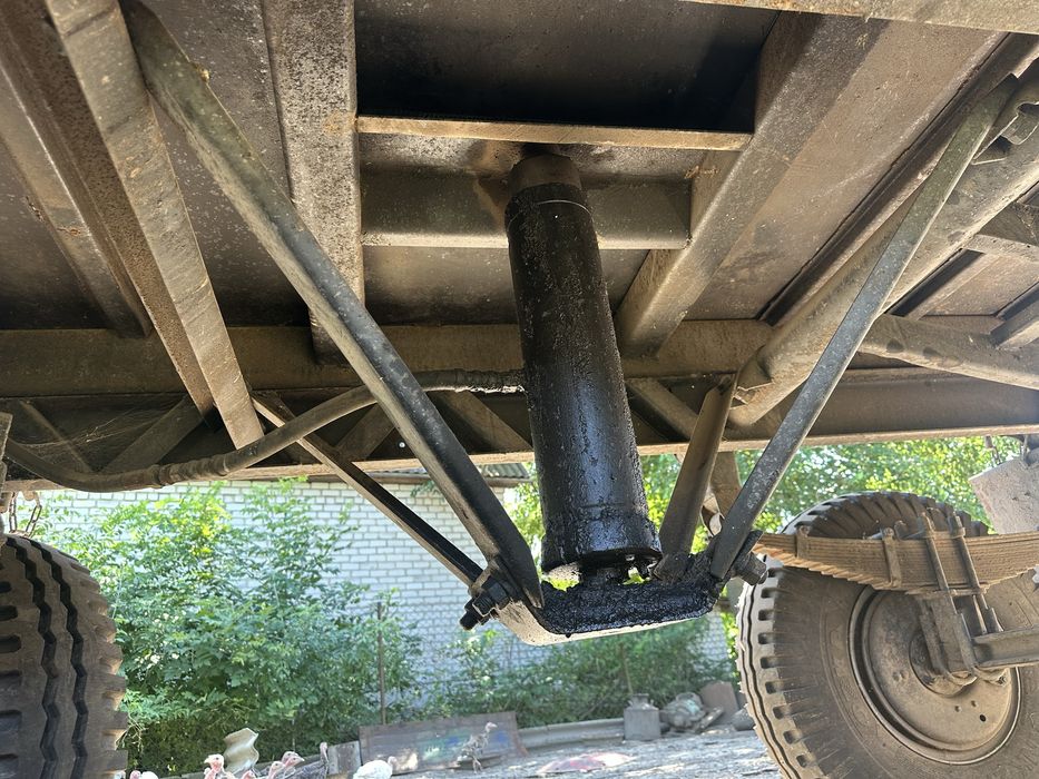 Продам тракторний прицеп 2ПТС-4