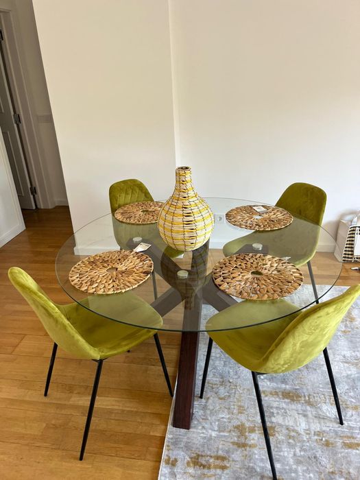 Vendo mesa 4 lugares vidro
