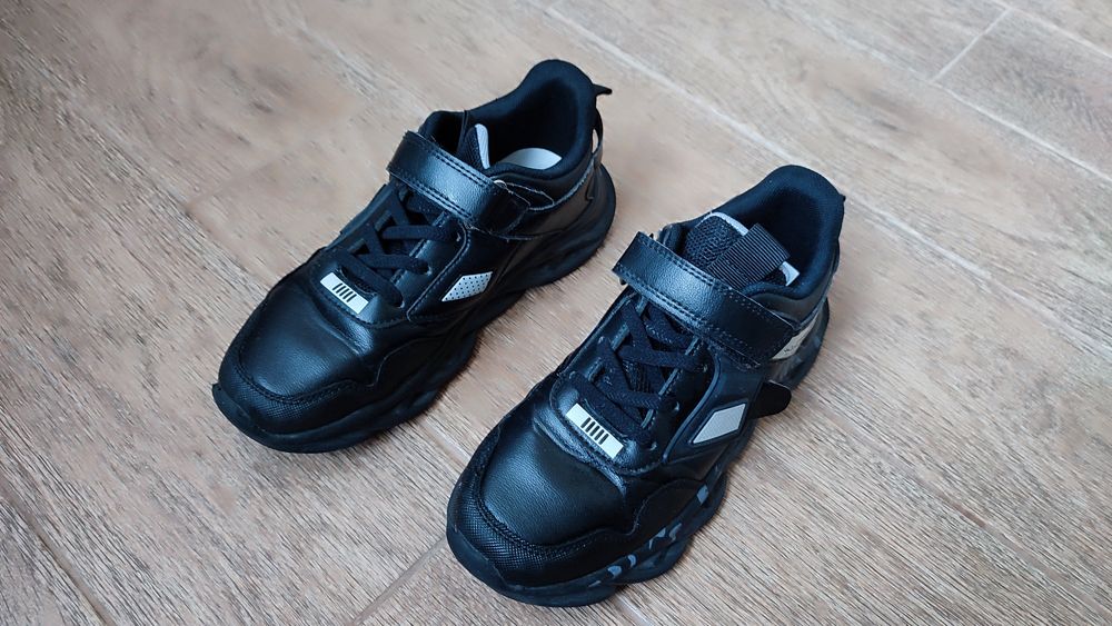 Дитячі кросівки, розмір 36