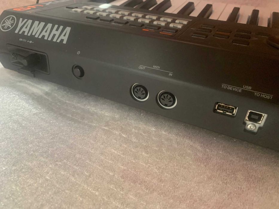 Yamaha MX49 V2 Black Sintetizador muito bom estado
