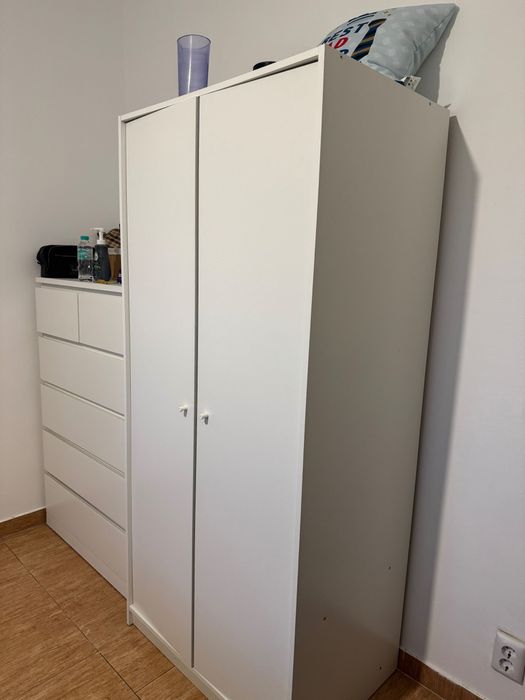 Roupeiro Branco em Excelente Estado