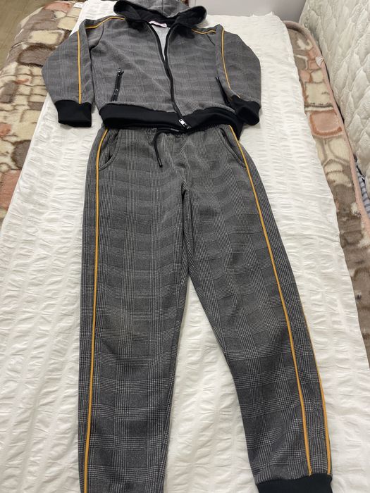 Костюм спортивный