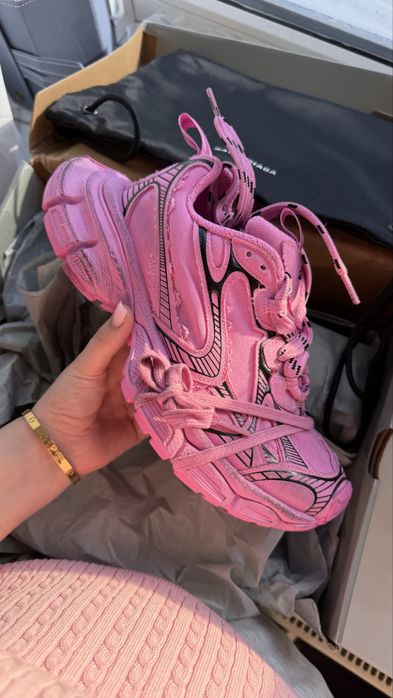 Balenciaga pink
