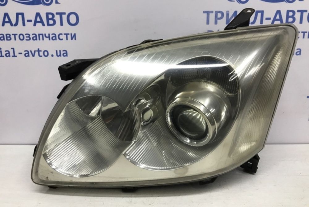 Фара левая галоген Toyota Avensis 2003-2009 T25 2.0 diesel 1CDFTV 8117
