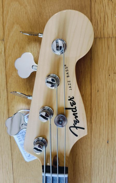Baixo Fender Jazz Bass igual a novo