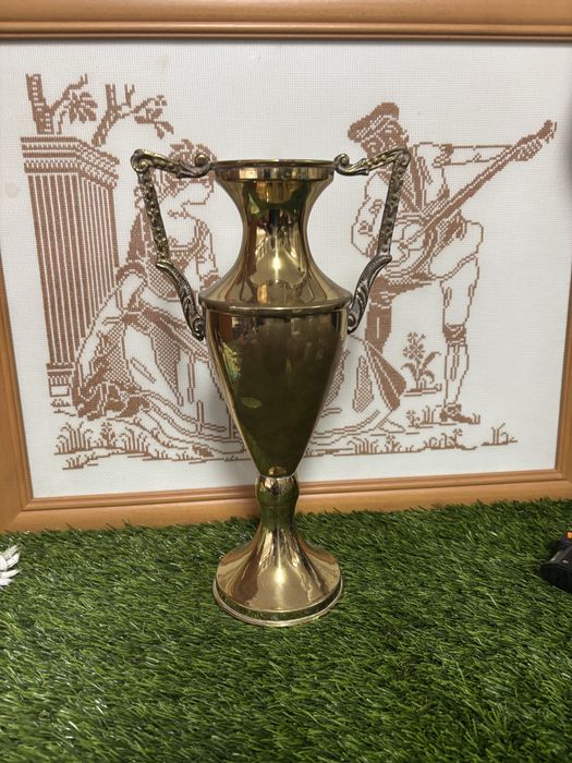 Jarra em latão com 32cm