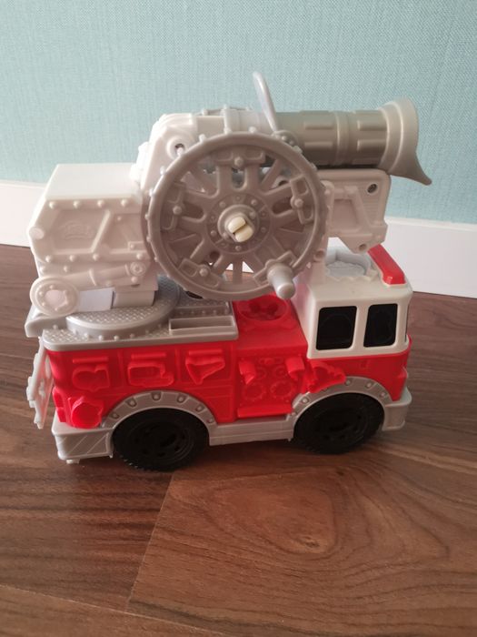 Play-Doh Plasticina Wheels Camião de Bombeiros