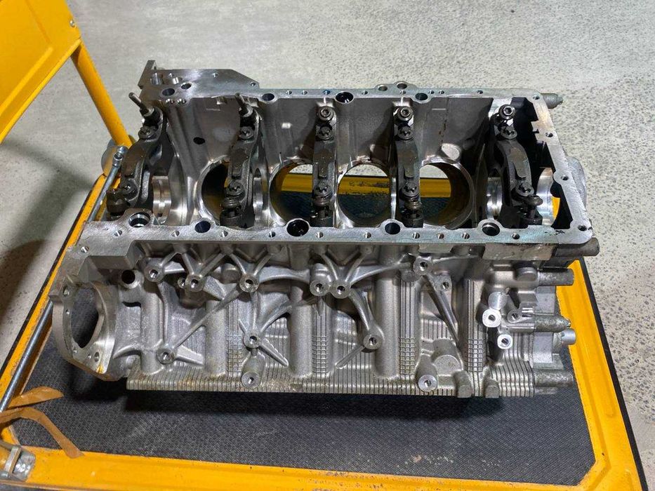 Запчастини двигун бмв bmw N63 N63B44 Блок, шатун, турбіна, поршні