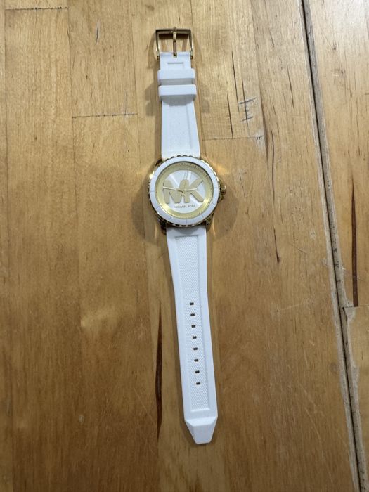 Relogio MK-7535 Everest dourado
