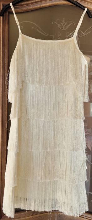 Молочна сукня з бахромою