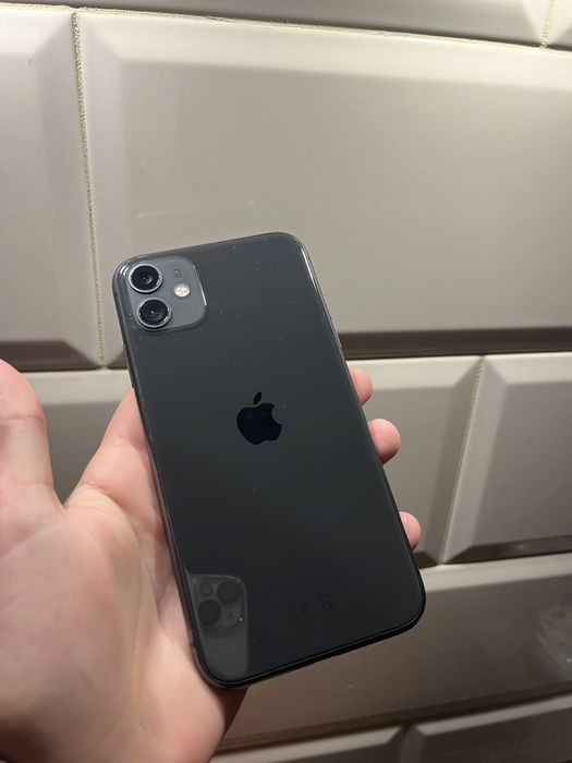 Айфон 11 64 гб.