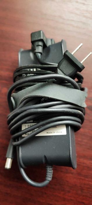 Продам блок питания к ноутбуку Dell.