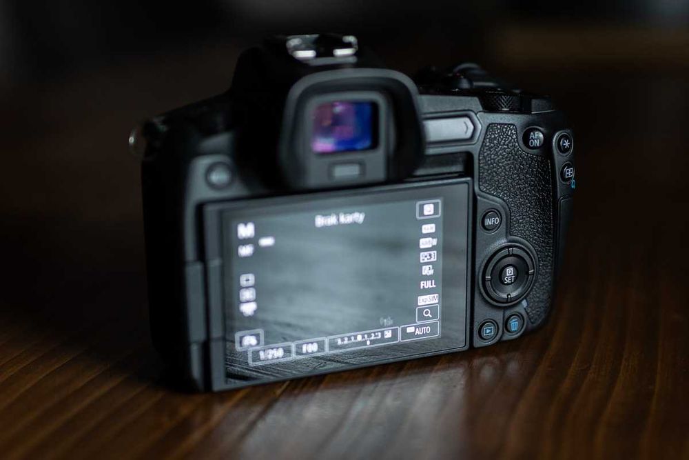 Aparat Canon EOS R
