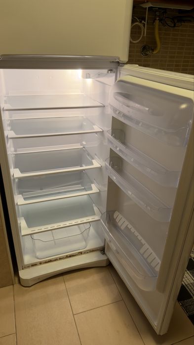 Frigorifico Indesit bom estado geral