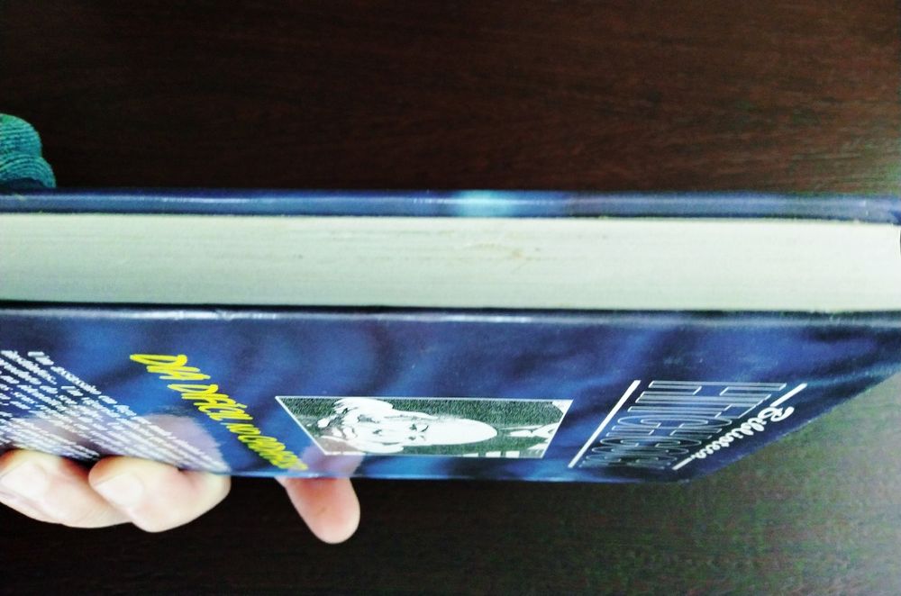 Dia difícil no cadafalso de Alfred Hitchcock .  Livro de capa dura