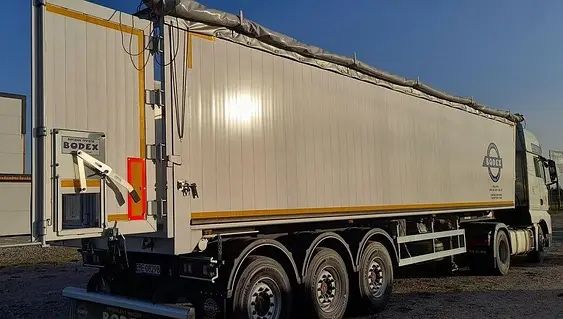 Послуги з перевезення  самоскида зерновоз щебневоз