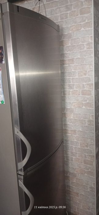 Продам холодильник!!