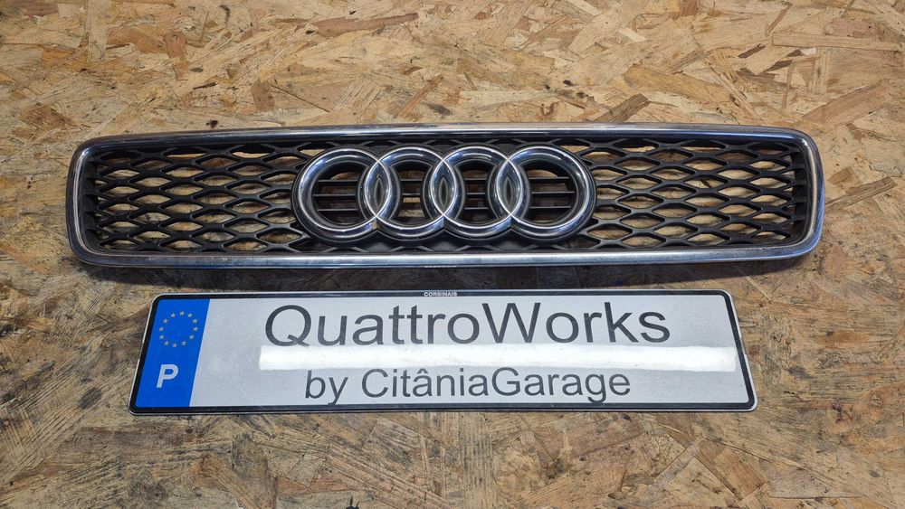 Grelha Capô Original Audi RS4 B5 Favo de Mel Ref. 8D0.853651T Audi A4 B5 8D 1995 a 2001